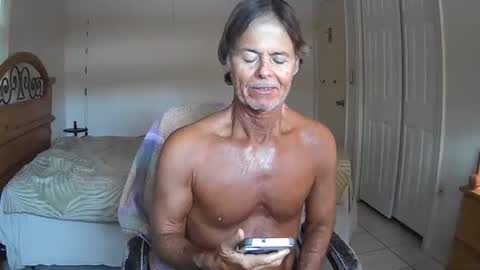 Snapshot of hewes1 chatting on 04.14.26 hewes1 online show from 04.14.26