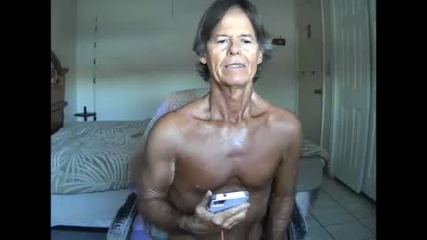 Snapshot of hewes1 chatting on 04.29.26 hewes1 online show from 04.29.26
