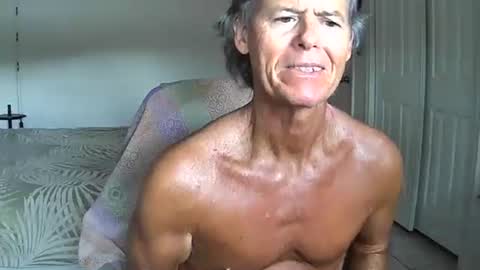Snapshot of hewes1 chatting on 05.17.26 hewes1 online show from 05.17.26