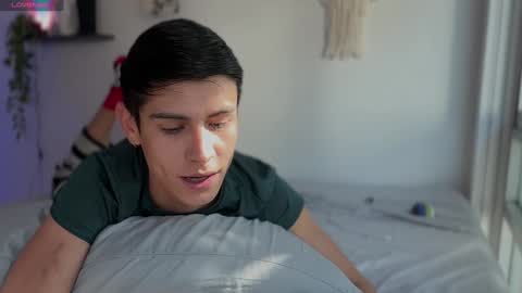 Snapshot of hey_cesard chatting on 12.11.24 hey_cesard online show from 12.11.24