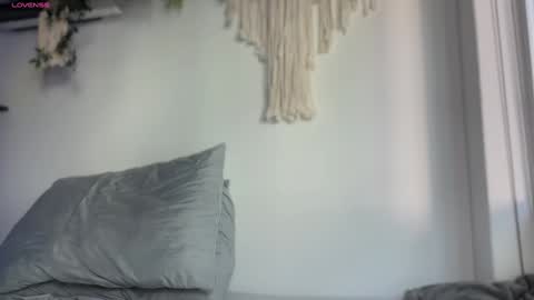 Snapshot of hey_cesard chatting on 12.11.24 hey_cesard online show from 12.11.24