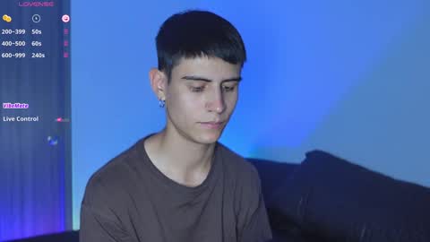 Snapshot of hey_cesard chatting on 02.04.25 hey_cesard online show from 02.04.25