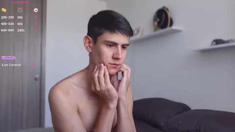 Snapshot of hey_cesard chatting on 02.12.25 hey_cesard online show from 02.12.25