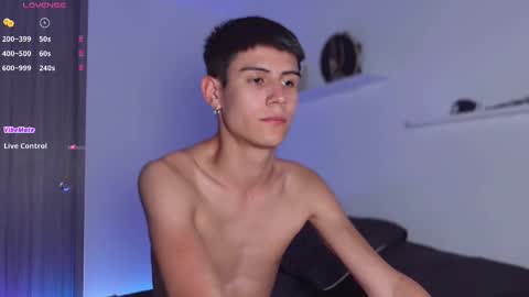 Snapshot of hey_cesard chatting on 02.13.25 hey_cesard online show from 02.13.25