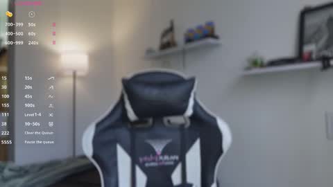 Snapshot of hey_cesard chatting on 09.10.25 hey_cesard online show from 09.10.25