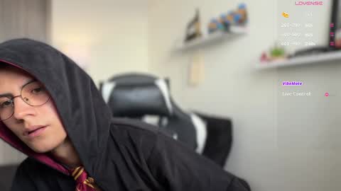 Snapshot of hey_cesard chatting on 10.03.25 hey_cesard online show from 10.03.25