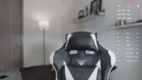 Snapshot of hey_cesard chatting on 10.27.25 hey_cesard online show from 10.27.25