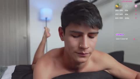 Snapshot of hey_cesard chatting on 11.08.25 hey_cesard online show from 11.08.25