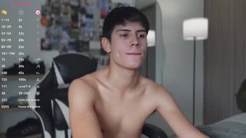 Snapshot of hey_cesard chatting on 11.24.25 hey_cesard online show from 11.24.25