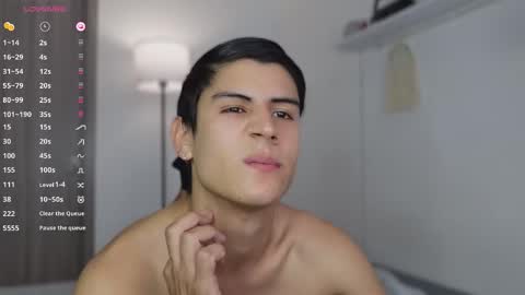 Snapshot of hey_cesard chatting on 11.29.25 hey_cesard online show from 11.29.25