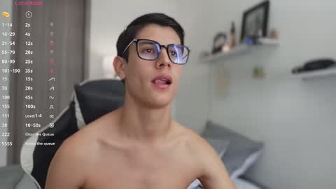 Snapshot of hey_cesard chatting on 12.15.25 hey_cesard online show from 12.15.25