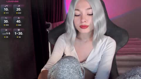  Nora  online show from 04.15.26