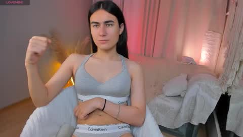 Snapshot of heyalena chatting on 09.21.25 heyalena online show from 09.21.25