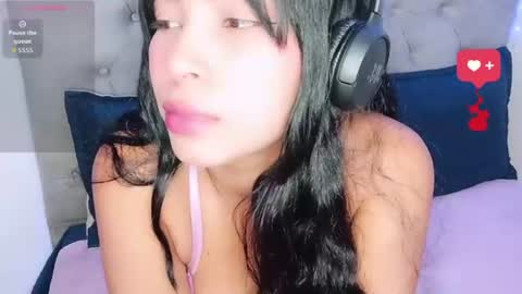 Snapshot of heyemi09 chatting on 06.25.26 heyemi09 online show from 06.25.26