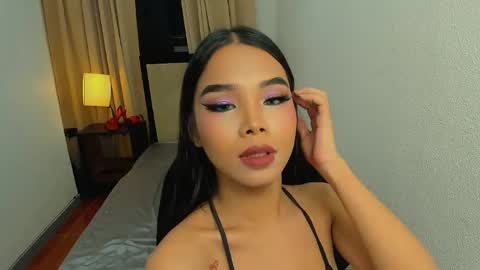 Snapshot of heyitsafira chatting on 05.31.26 SAFIRA 3 online show from 05.31.26