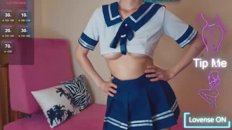 Snapshot of heyitsnaomi chatting on 11.27.25 Naomi online show from 11.27.25