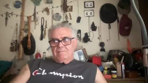 Snapshot of heyjoe699 chatting on 09.17.25 heyjoe699 online show from 09.17.25