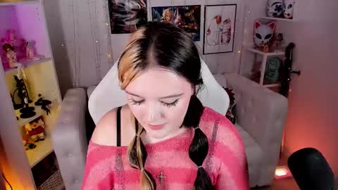 Snapshot of heymarybaby chatting on 09.17.25 Amazing Mary online show from 09.17.25