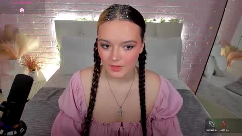 Snapshot of heymarybaby chatting on 09.19.25 Amazing Mary online show from 09.19.25