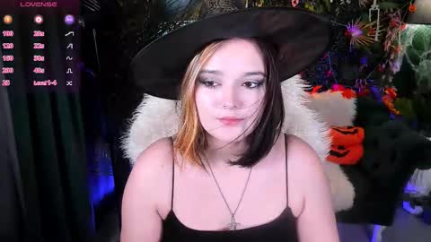 Snapshot of heymarybaby chatting on 10.29.25 Amazing Mary online show from 10.29.25