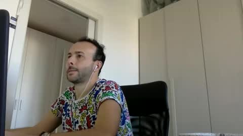 Snapshot of hhombre chatting on 11.03.25 hhombre online show from 11.03.25