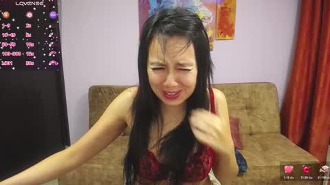 Snapshot of hi_allison chatting on 11.28.25 Allison online show from 11.28.25