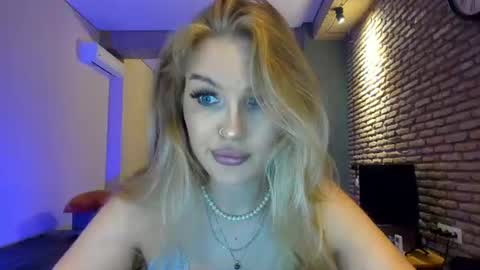 Snapshot of hi_lina chatting on 06.27.26 Hi lina online show from 06.27.26