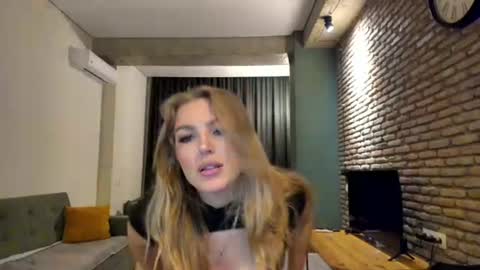 Snapshot of hi_lina chatting on 07.05.26 Hi lina online show from 07.05.26