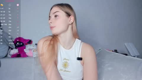 Snapshot of hidden_charm chatting on 02.24.26 Elizabeth online show from 02.24.26