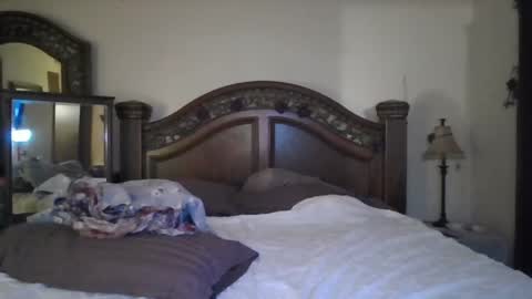 hidden_gold_milf online show from 04.21.26