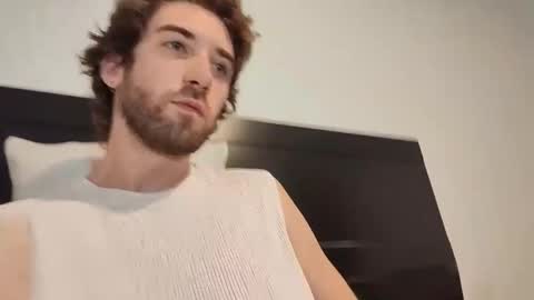 Snapshot of hiddengaze chatting on 02.15.26 HiddenGaze online show from 02.15.26