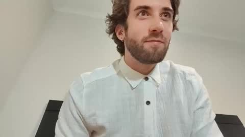 Snapshot of hiddengaze chatting on 02.16.26 HiddenGaze online show from 02.16.26