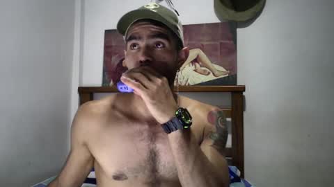 hideonbush online show from 09.10.25