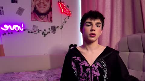 Snapshot of hiidear chatting on 02.19.26 twinkvadusha online show from 02.19.26