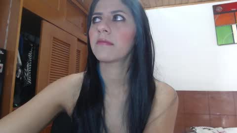 hilaril18 online show from 01.30.25