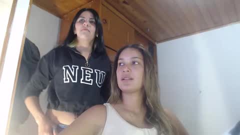 hilaril18 online show from 09.26.25