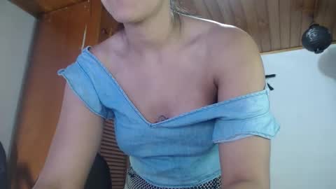 hilaril18 online show from 10.30.25