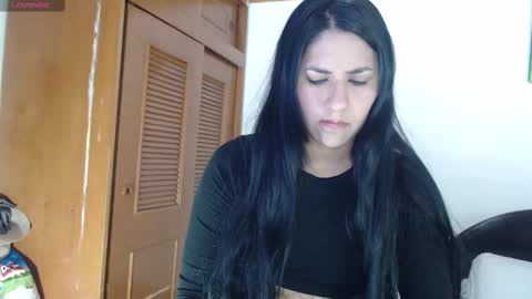 hilaril18 online show from 11.23.25