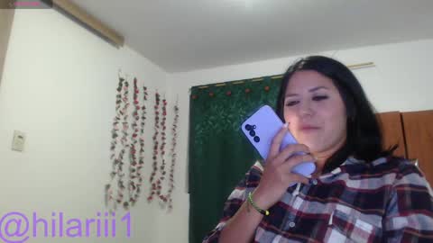 hilaril18 online show from 04.15.26