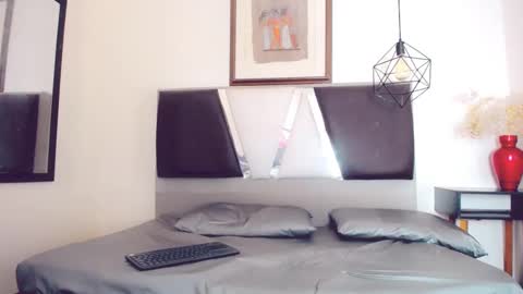 Hilary Avilan online show from 01.16.25