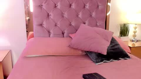 Hillary online show from 11.26.25