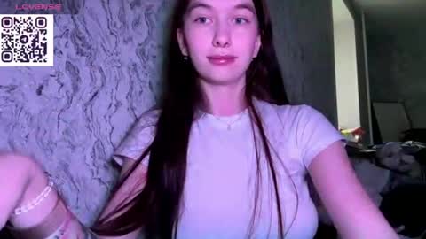 Snapshot of hinadesire chatting on 06.23.26 Hina online show from 06.23.26