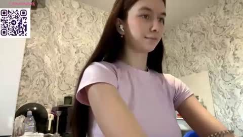 Snapshot of hinadesire chatting on 06.24.26 Hina online show from 06.24.26