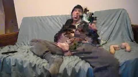 Snapshot of hippiezen chatting on 02.07.25 Hippie Jijm online show from 02.07.25