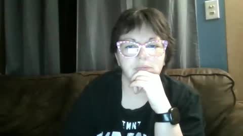 Bella online show from 02.12.25