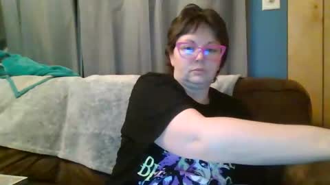 Bella online show from 02.14.25