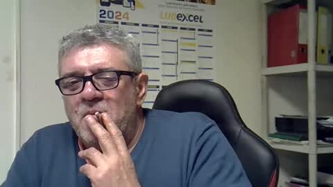 Snapshot of hippopotame17 chatting on 12.22.24 hippo online show from 12.22.24