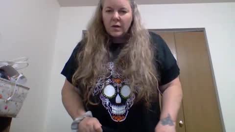 hippysnewhere online show from 05.26.26