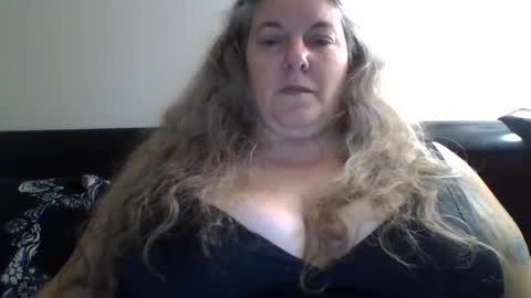 hippysnewhere online show from 07.16.26