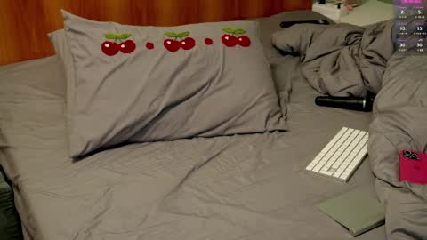 Holly online show from 02.15.25